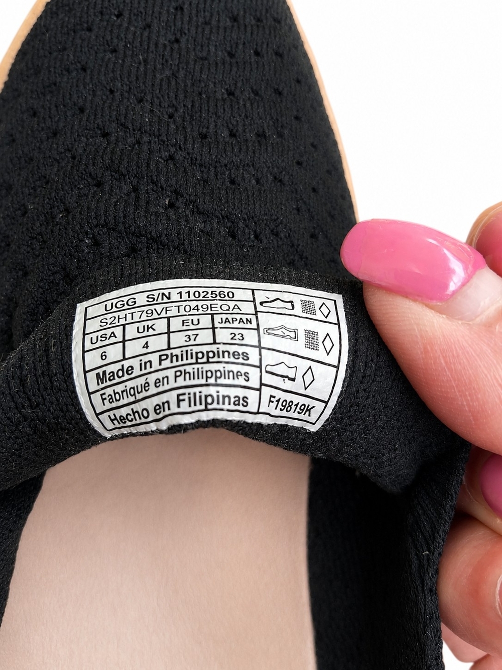 UGG Sammy Chevron Knit Slip-On Sneakers Black Size 6 Comfort Flats EUC - Picture 9 of 14